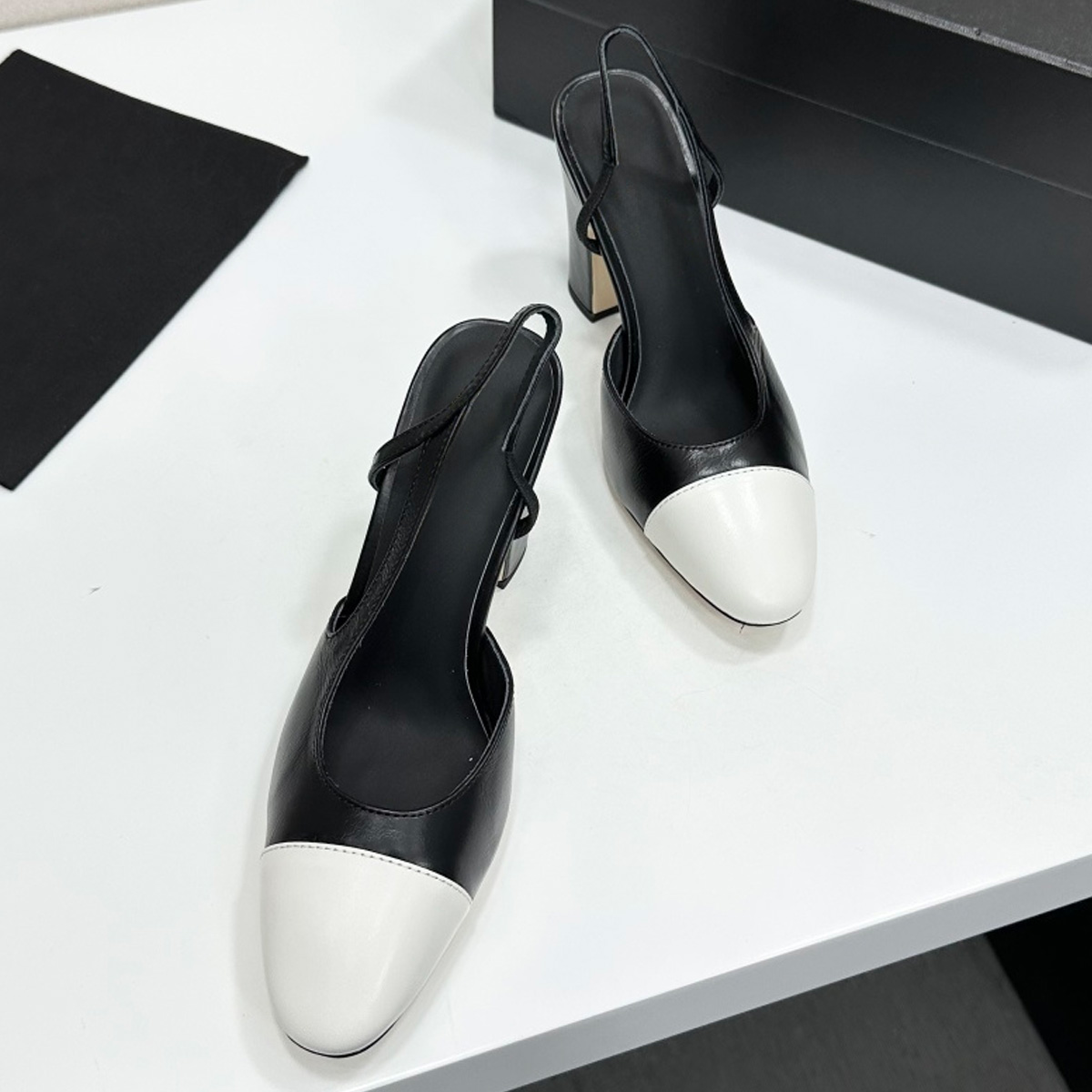 2026 Women's Two-Tone Slingbac - Casual Sandal Leather 评论和价格